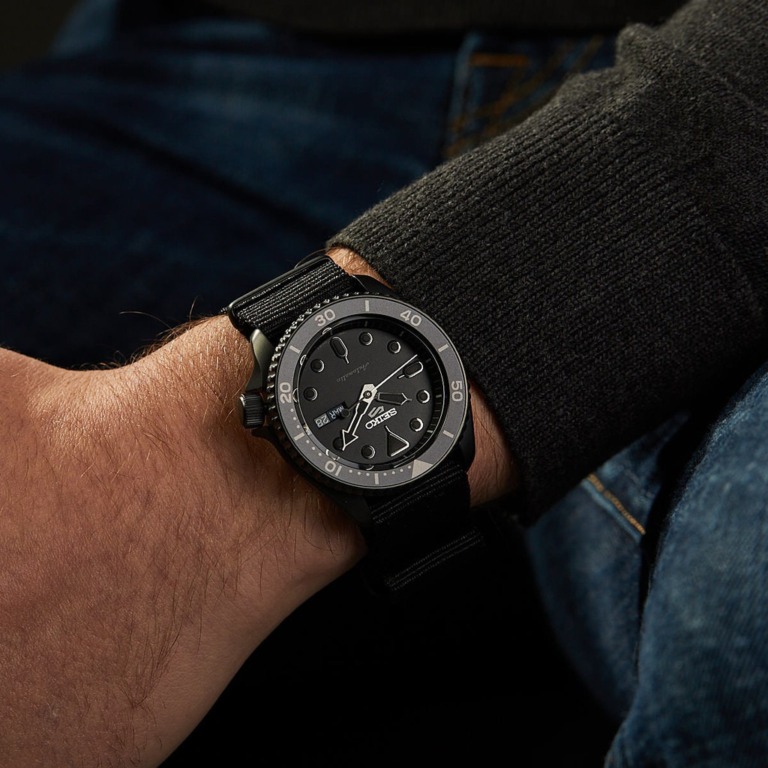 SEIKO NEW 5 SPORTS SRPD79K1_Hand