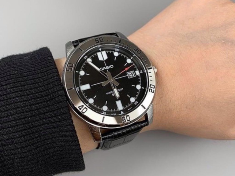 casio mtp-vd01l-1ev_hand