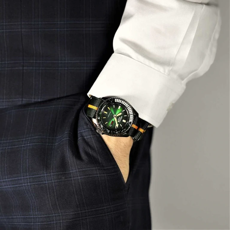 SEIKO NEW 5 SPORTS SRPF73K1_Hand