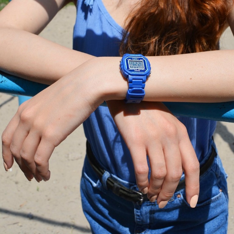 CASIO LA-20WH-2A_hand