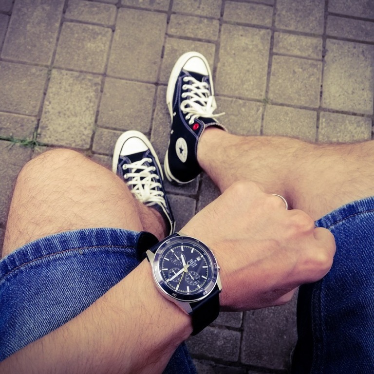 EDIFICE EFR-526L-2CV_Hand