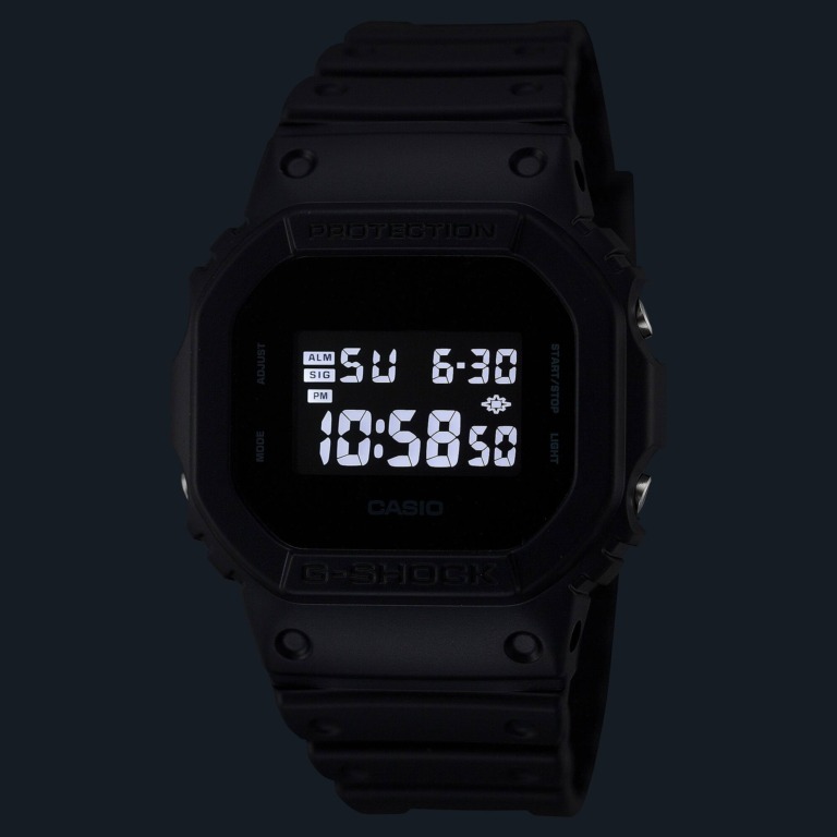 G-SHOCK DW-5600UBB-1_light